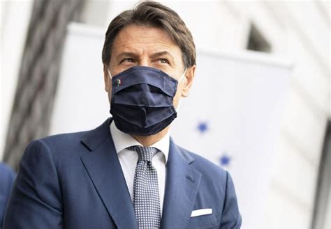 Confermato il coprifuoco in lombardia dalle 23 alle 5 del mattino. Ipotesi coprifuoco alle 22 | Radio Lombardia