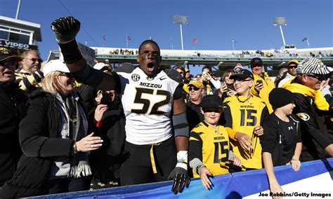 Nfl Prospect Michael Sam Comes Out Could Become First Publicly Gay Player In Nfl For The Win