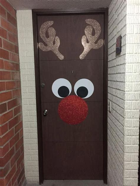 41 Cute Christmas Door Decoration Ideas For Your Holiday Inspiration