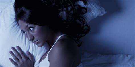 How To Fall Asleep When Its 4 Am And Youre Wide Awake Huffpost