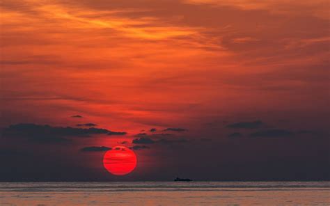 Pin by william cord on photos | Sunset, Red sun, Red sea