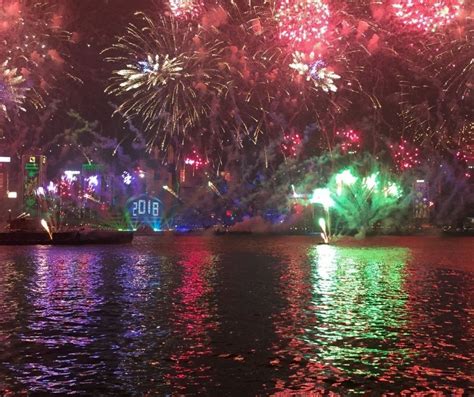 Best Places To Celebrate New Years Eve Around The World Fireworks Show