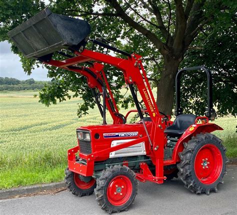 Yanmar Ym1702d 4wd Compact Tractor With Front Loader And Role Bar In