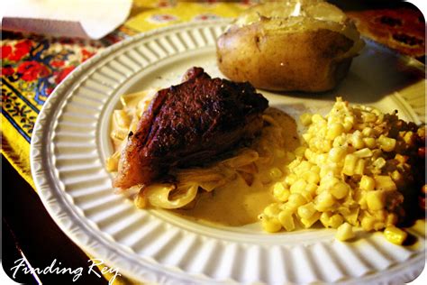 <p>it's esesentially a delectable meal of bacon, scrambled egg and hash thrown into a soft flour tortilla. Finding Rey: Pioneer Woman Recipes