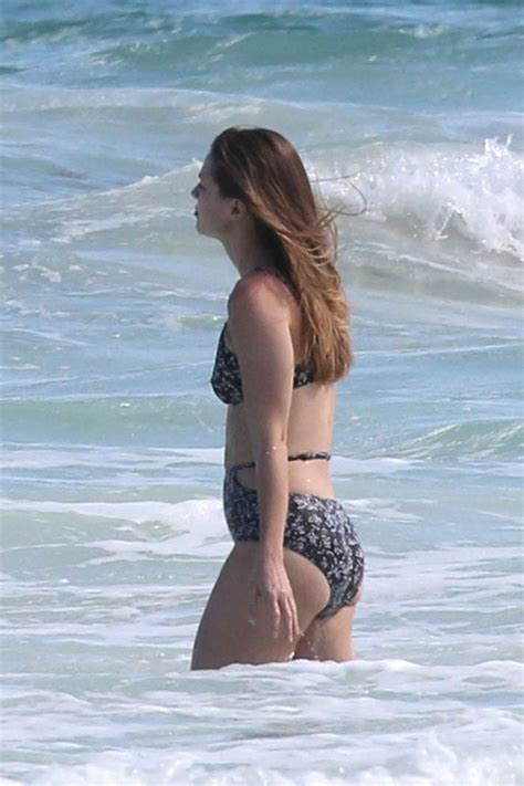 Hottest Melissa Benoist Bikini Pictures Will Make You A Supergirl Fan