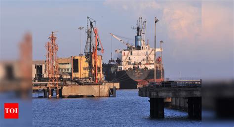 Tuticorin Tuticorin Port Sends 10 Cranes For Works In Kanyakumari