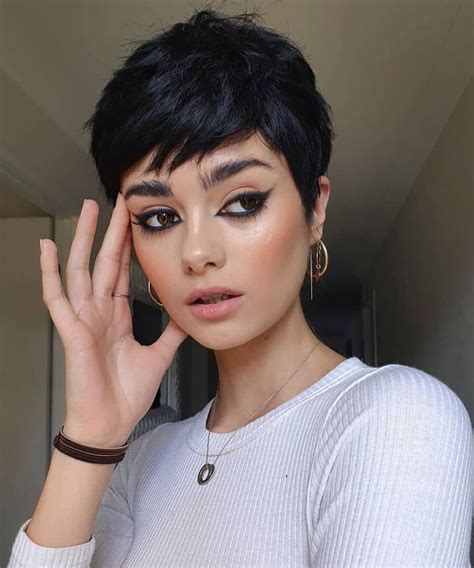 Short Haircut Women 37 Best Short Haircuts For Women 2021 Update We Love How She Leaves The