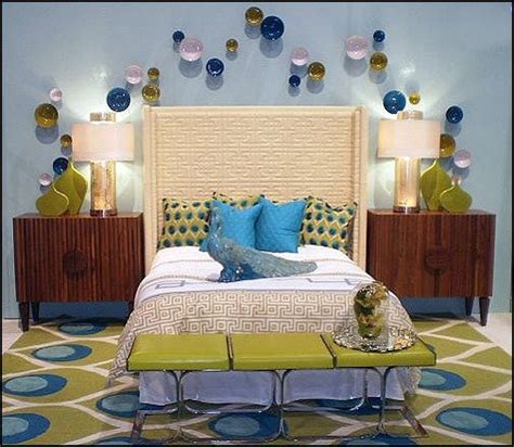 This charm bedroom decoration tells you about the beauty of nature more than words. Am looking for wood project: Peacock theme decorating ...