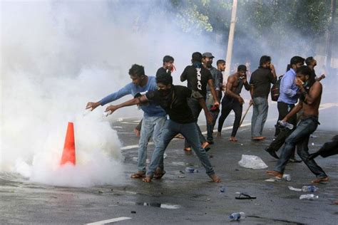 Tear Gas Fired At IUSF Protesters Latest News Daily Mirror