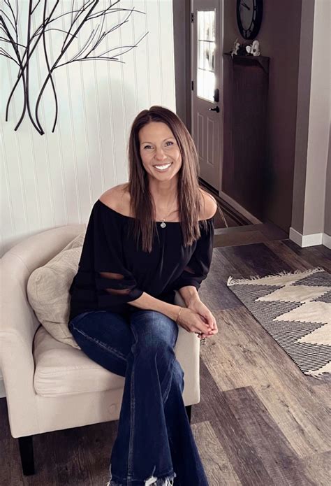 Danielle Haas Realtor Minnesota Lands And Homes Real Estate Fergus