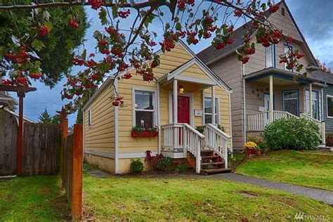 464 Square Foot Everett Cottage Lists For Tiny 150k Price Curbed Seattle