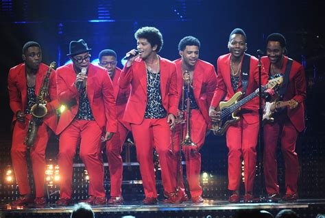 Bruno Mars Is Otherworldly In A Genre Jumping Show The Washington Post