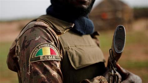 l armée malienne durement frappée à tabankort poursuit son offensive