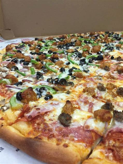 The Pizza At This Delicious Southern California Eatery Is Bigger Than The Table Delicious