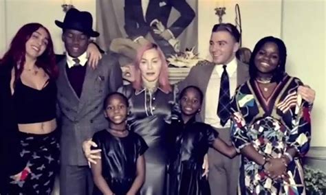 Los Seis Hijos De Madonna Su Pilar Fundamental Divinity Gambaran