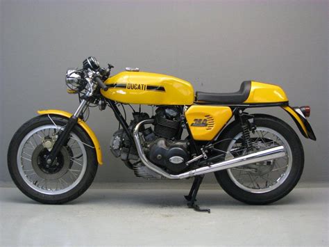 The hagerty motorcycle valuation tool® is designed to help you learn how to value your 1974 ducati 750 ss round case and assess the current state of the classic motorcycle market. "Club 59 Spain": Ducati 750 SS