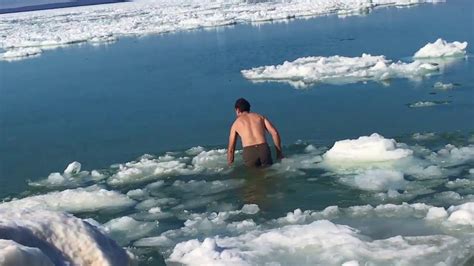 A Winter Swim In Lake Michigan Swimmers Daily