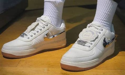 Moving further in our travis scott air force 1 sail authentication process, it would be useful to verify the heel. Travis Scott Nike Air Force 1: Everything You Need To Know ...