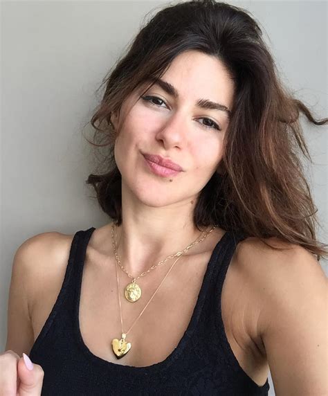 Yasak elma yıldızları nefes kesti fox tv'de yayınlanan yasak elma dizisinin yıldız isimleri tatil için kesenin ağzını açtı. Nesrin Cavadzade Resim Galerisi 26 • Neşeli Kadınlar