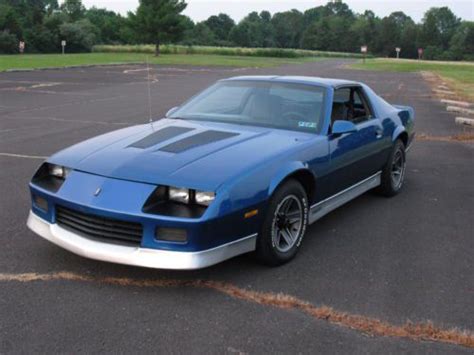 Am i the first to want to bag a third gen?? Buy used 1986 Blue and Silver T-Top Z28 Camaro in ...