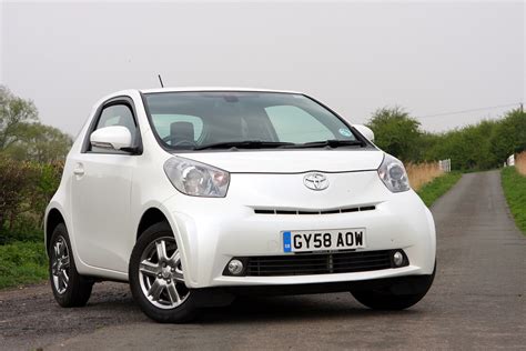Toyota IQ Review - ProvideCars