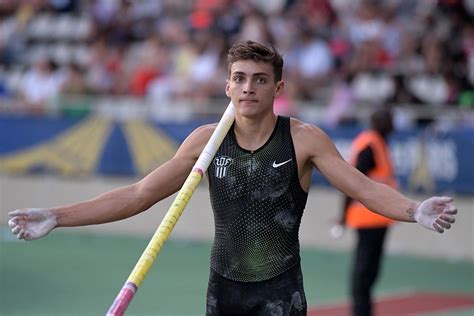 He may be in the early stages of his pole vault career, but armand mondo duplantis has already scaled the summit of his sport with two . Armand Duplantis: Boyundan Büyük İşlere Atlayan Çocuk ...