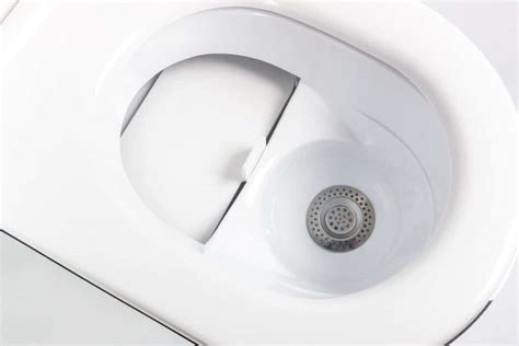 What Is A Waterless Toilet Everything Explained