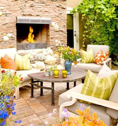 Creative And Cozy Outdoor Spaces · Cozy Little House