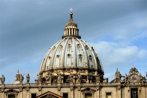 The Dome Of St Peters Basilica Rome Designed By Michelan Flickr