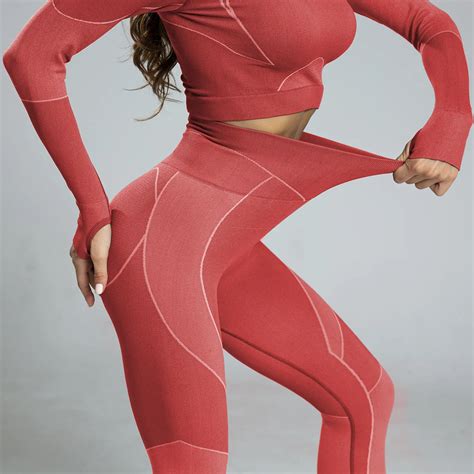 New Seamless Yoga Clothes Set With Bouncy Fabric Women Long Sleeve Stripe Sport Wear Buy