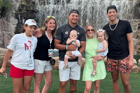 Randi Mahomes Enjoys Some Time With Her Family In Las Vegas Including Jackson Mnews