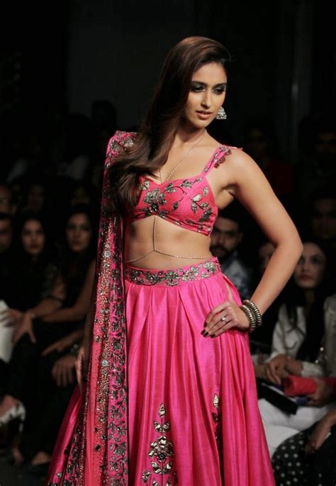High Quality Bollywood Celebrity Pictures Ileana D’cruz Super Sexy Skin Show In Pink Lehenga