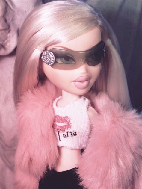 Pink aesthetic gifs get the best gif on giphy. Pinterest: @therachelgarcia | Bratz, Muñecas bratz, Muñecas de moda