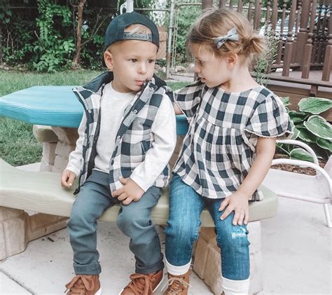 Coordinating Outfits For Siblings Photos Cantik
