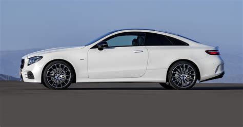 The design without disturbing effects and polarizing details oriented as usual on the sedan. 2017 Mercedes-Benz E-Class Coupe revealed ahead of ...