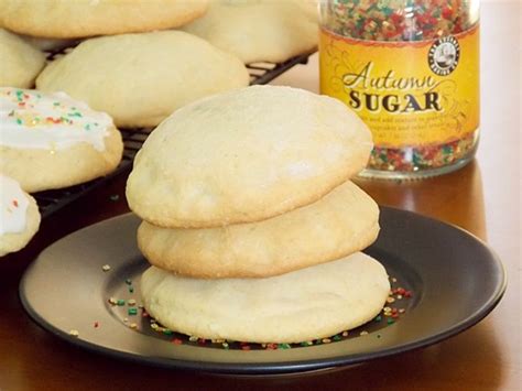 Soft raisin filled cookies : Nanny's Raisin Filled Cookies #SundaySupper | Raisin filled cookies, Filled cookies, Recipes