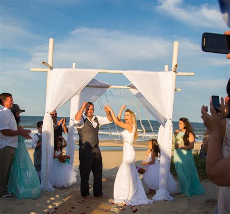 Maybe you would like to learn more about one of these? Beach Wedding North Carolina / 8 Beach Oceanfront Wedding ...