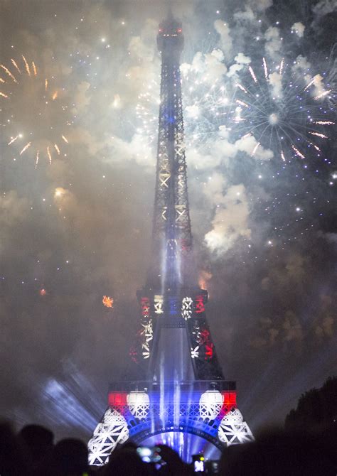 14 Juillet Paris Eiffel Tower Fireworks At Bastille Day H W Flickr