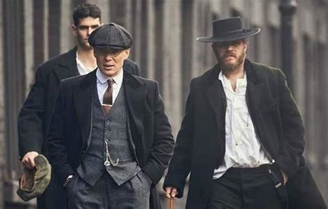 В этом видео покажу вам кадры, которые я сделал в стиле сериала острые козырьки. Острые козырьки - создатель сериала объявил о завершении ...