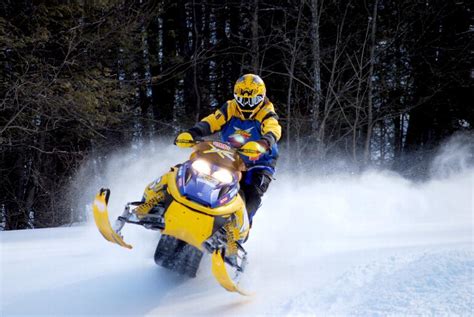 4 Signs Your Snowmobile Track Needs To Be Replaced