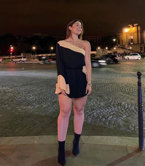 Iara Guimarães No Instagram Primeiro Dia Em Paris ♥️ Lojalianda Mom