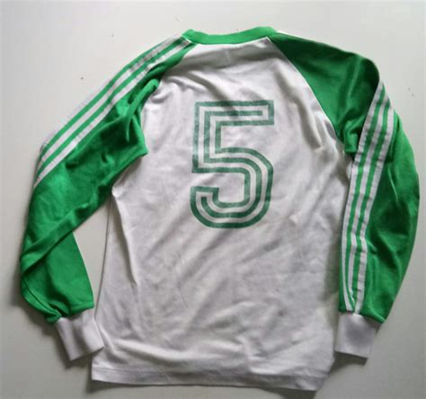 Unterstütze den sk rapid wien mit den passenden fanprodukten und verhilf der mannschaft zu zahlreichen erfolgen. SK Rapid Wien Weg Fußball-Trikots 1980