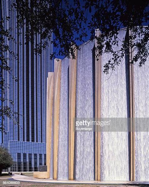 Water Wall Houston Photos And Premium High Res Pictures Getty Images