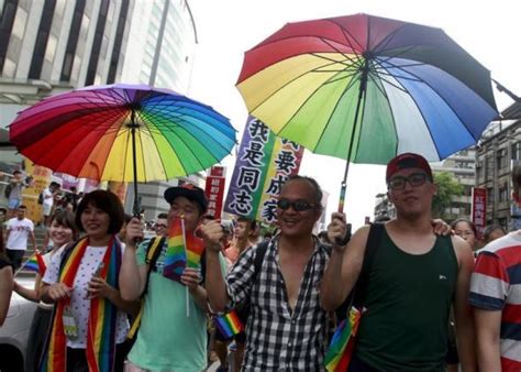 Taiwanese Rally For Same Sex Marriage In Wake Of Us Supreme Court Decision Ibtimes