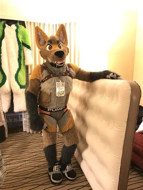 Pin By Curix Wolf On Fur Sexy Furry Fursuit Furry Fursuit Yiff