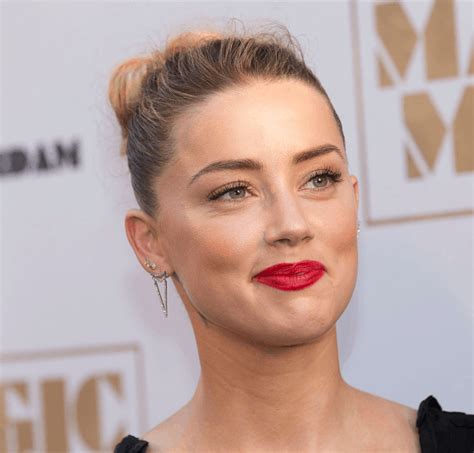 Get The Look Amber Heards Bright Red Lips At Magic Mike Premiere Beautelicious
