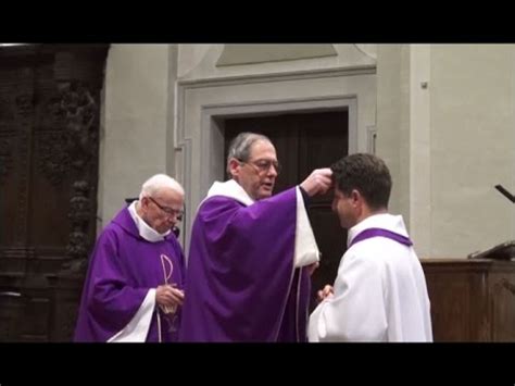 Le début du carême catholique. Messe du Mercredi des Cendres 10 février 2016: Entrée en ...