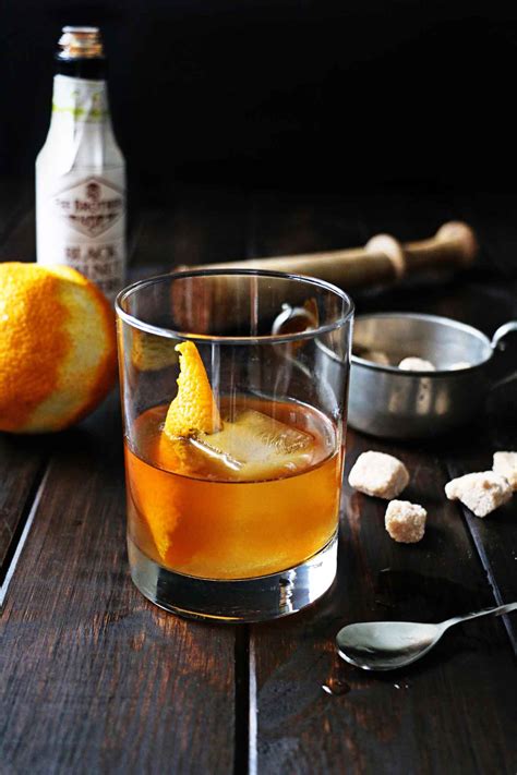 Have you ever been to an old library, or maybe a hidden lounge? Black Walnut Old Fashioned • Steele House Kitchen