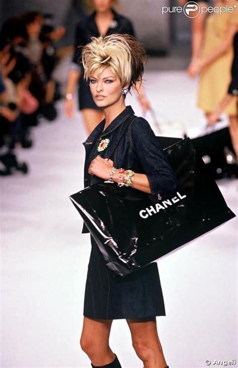 Linda Evangelista Moda Chanel 90s Chanel Chanel Outfit Chanel Runway