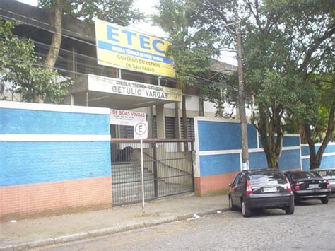 No desenvolvimento do app, o grupo contou com a orientação da coordenadora de ensino médio da etec, zuleica. Etec Getúlio Vargas - Curso PHD Vestibulinho